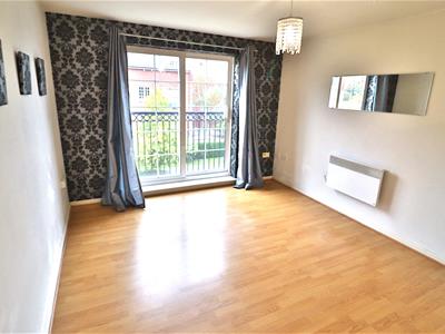 OPEN PLAN LIVING/KITCHEN AREA